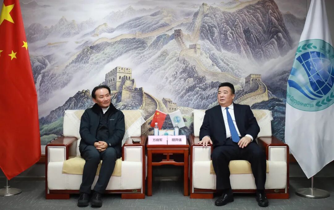 江苏省常熟市委常委、副市长万晓军到访平台