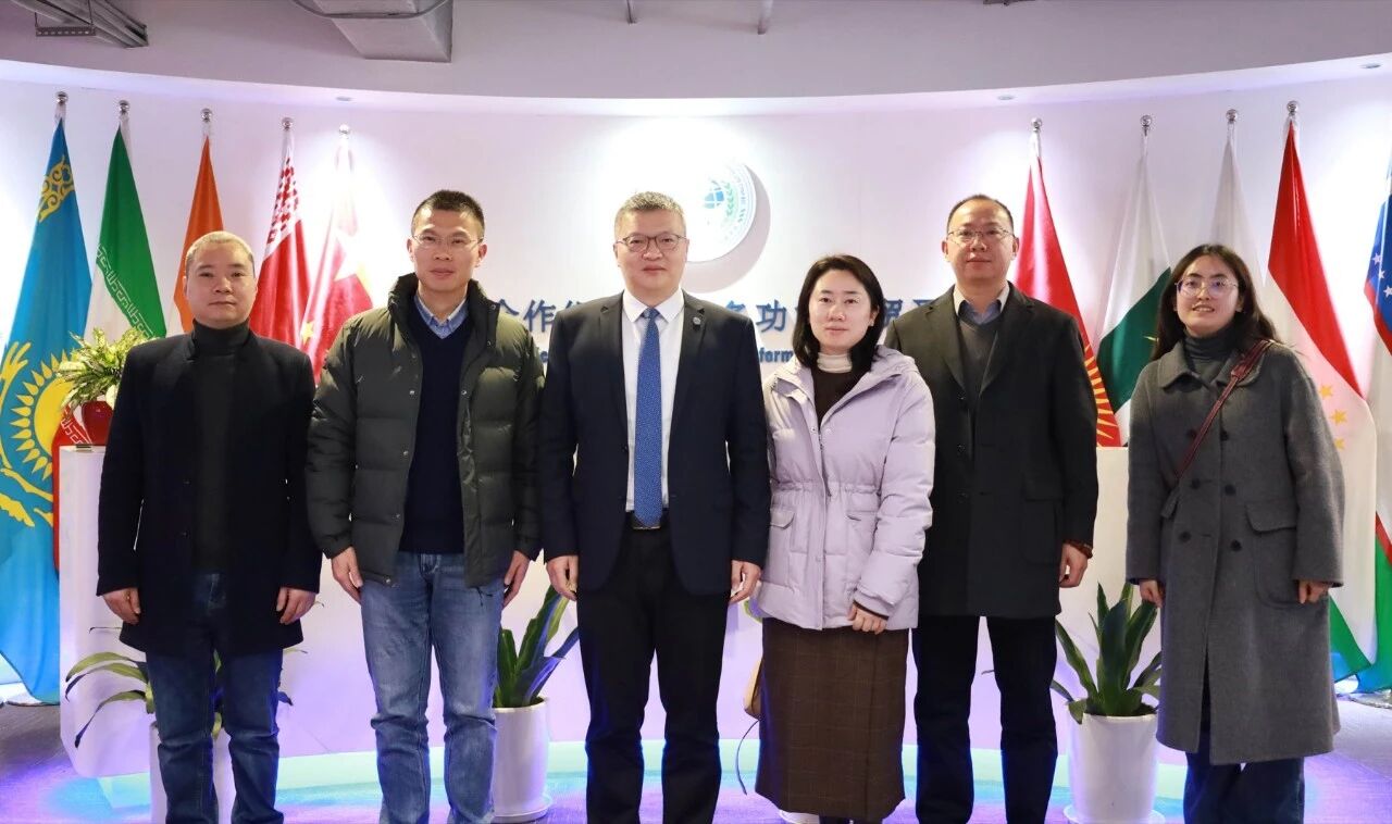 重庆城市建设技师学院招生办主任段文林到访平台