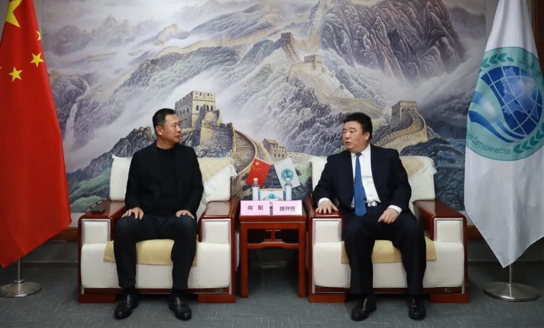 长江商学院广东校友会执行会长向阳到访平台